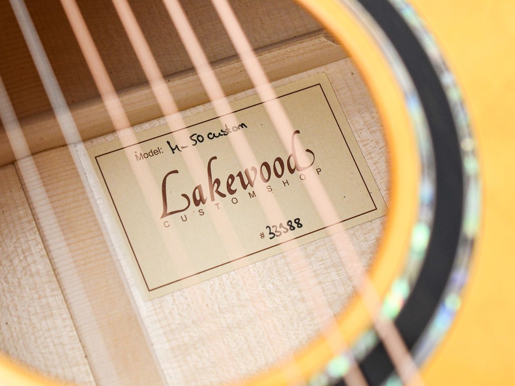 Lakewood M50 Custom Flamed Maple Honey-Dyed Bearclaw Spruce Lefty | The  Fellowship of Acoustics